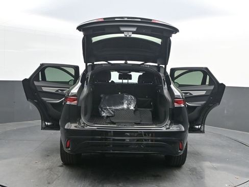 Certified 2026 Jaguar F-PACE R-Dynamic S image 40