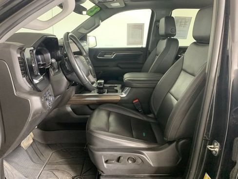 Used 2023 Chevrolet Silverado 1500 RST w/ Redline Edition AWD/4WD image 19