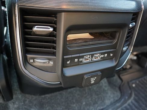 Used 2024 RAM 1500 Limited AWD/4WD image 2