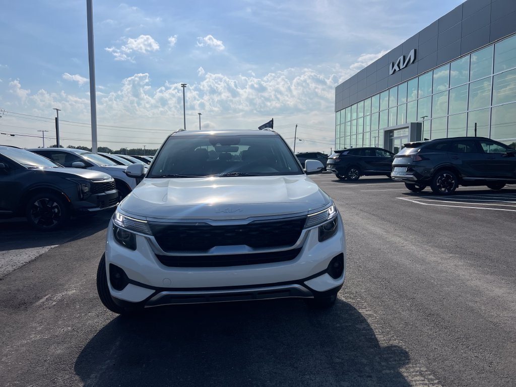 Certified 2023 Kia Seltos EX AWD/4WD image 10