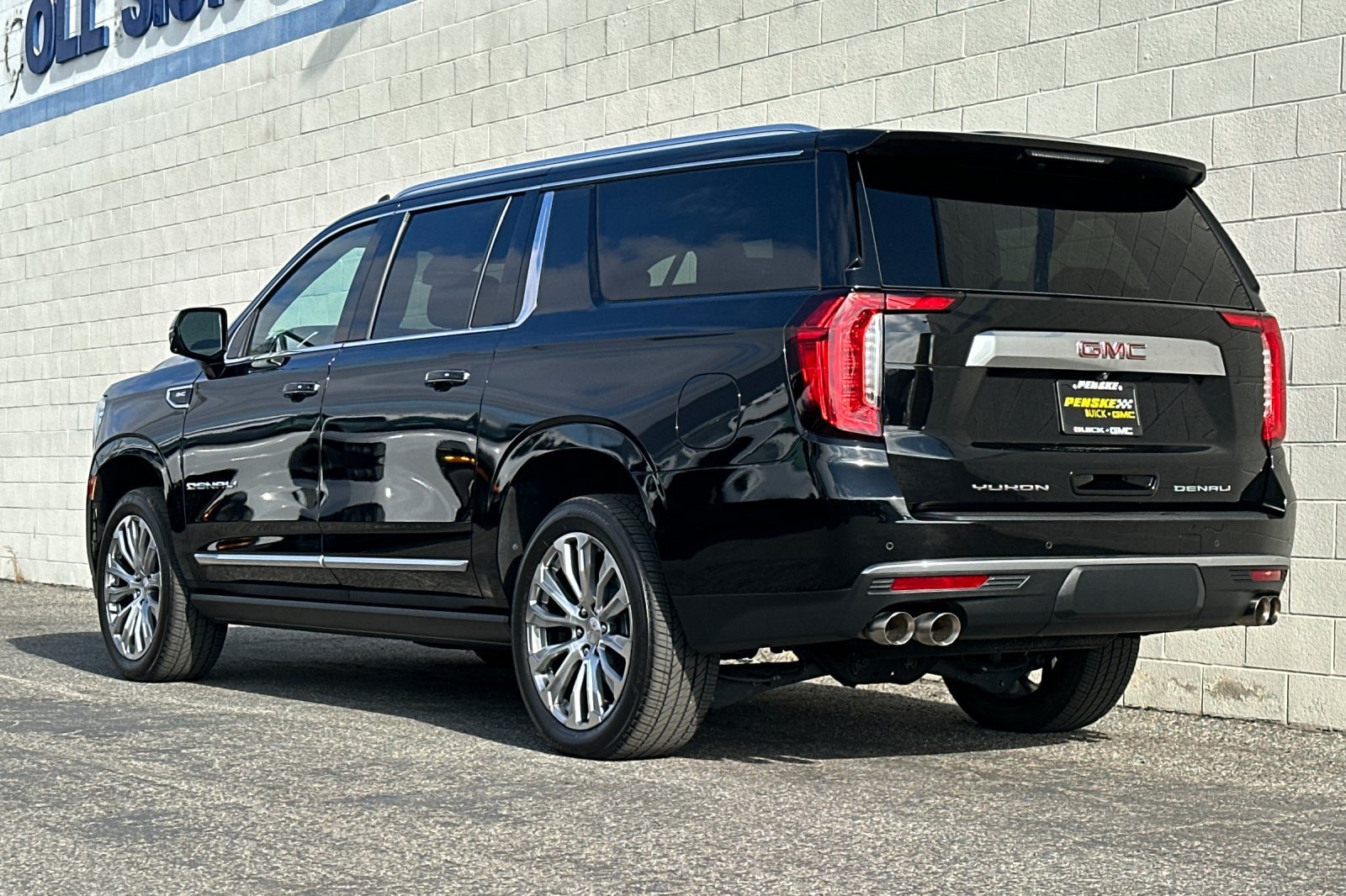 Certified 2023 GMC Yukon XL Denali w/ Max Trailering Package RWD image 6