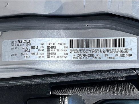 Used 2017 Jeep Cherokee Sport AWD/4WD image 19