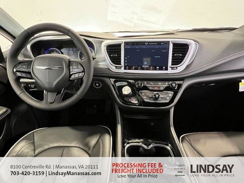 New 2026 Chrysler Pacifica Limited w/ S Appearance Package image 16