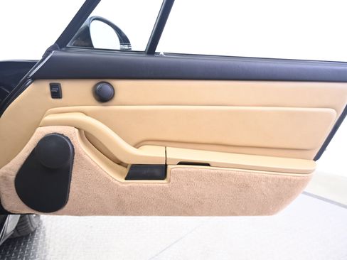 Used 1995 Porsche 911 Carrera RWD image 16
