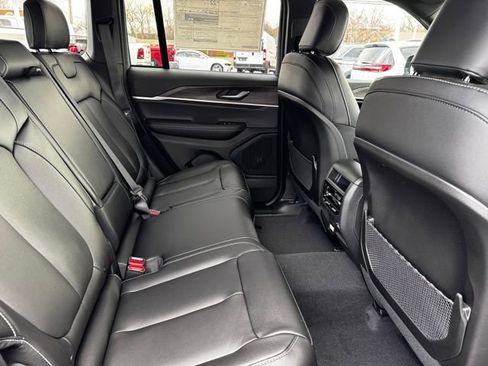 New 2025 Jeep Grand Cherokee Limited image 14