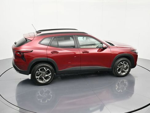 Certified 2025 Chevrolet Trax LT w/ LT Convenience Package image 31