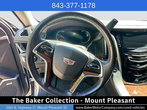 Used 2020 Cadillac Escalade Premium Luxury AWD/4WD image 11