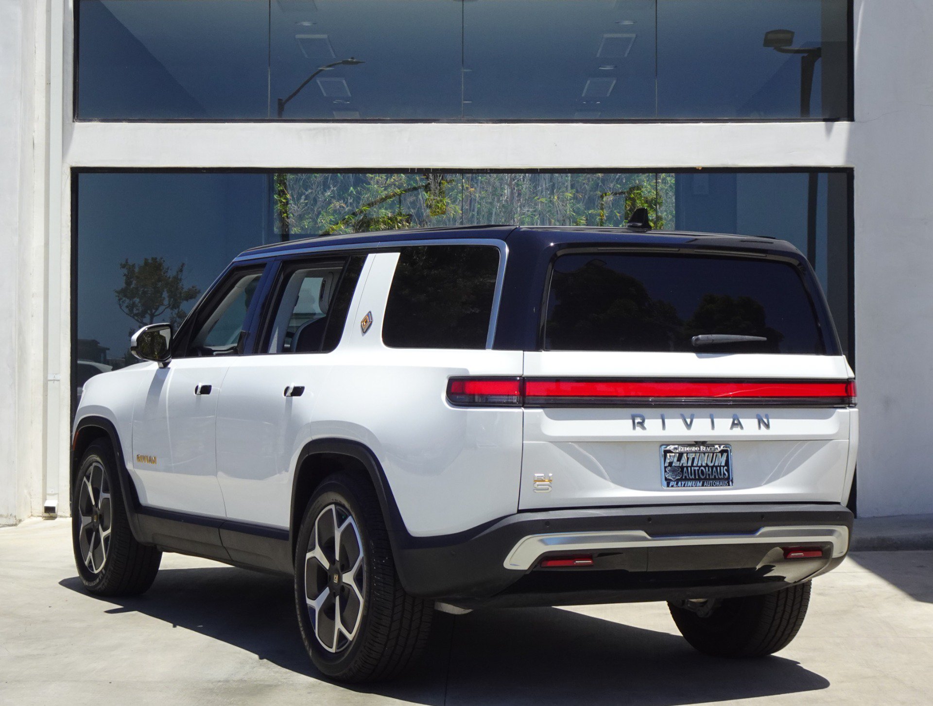 Used 2024 Rivian R1S Adventure Quad AWD/4WD image 5
