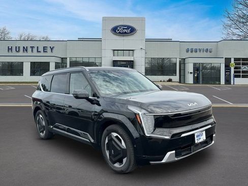 Used 2024 Kia EV9 Land AWD/4WD image 2