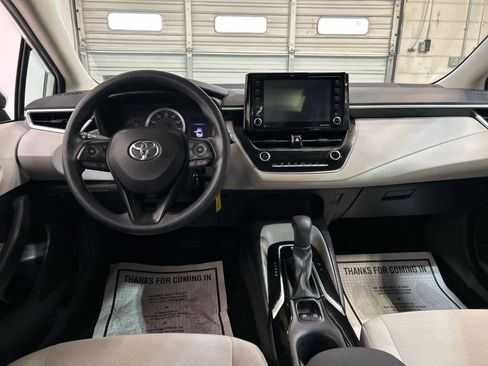 Used 2022 Toyota Corolla LE FWD image 4