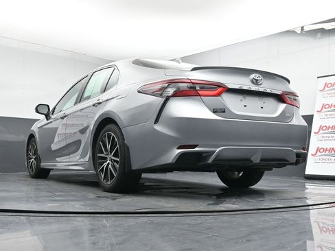 Used 2021 Toyota Camry SE image 33