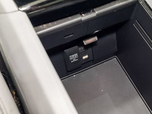 Used 2018 Honda Pilot Elite image 24