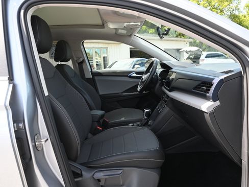 Used 2022 Volkswagen Taos SE image 30