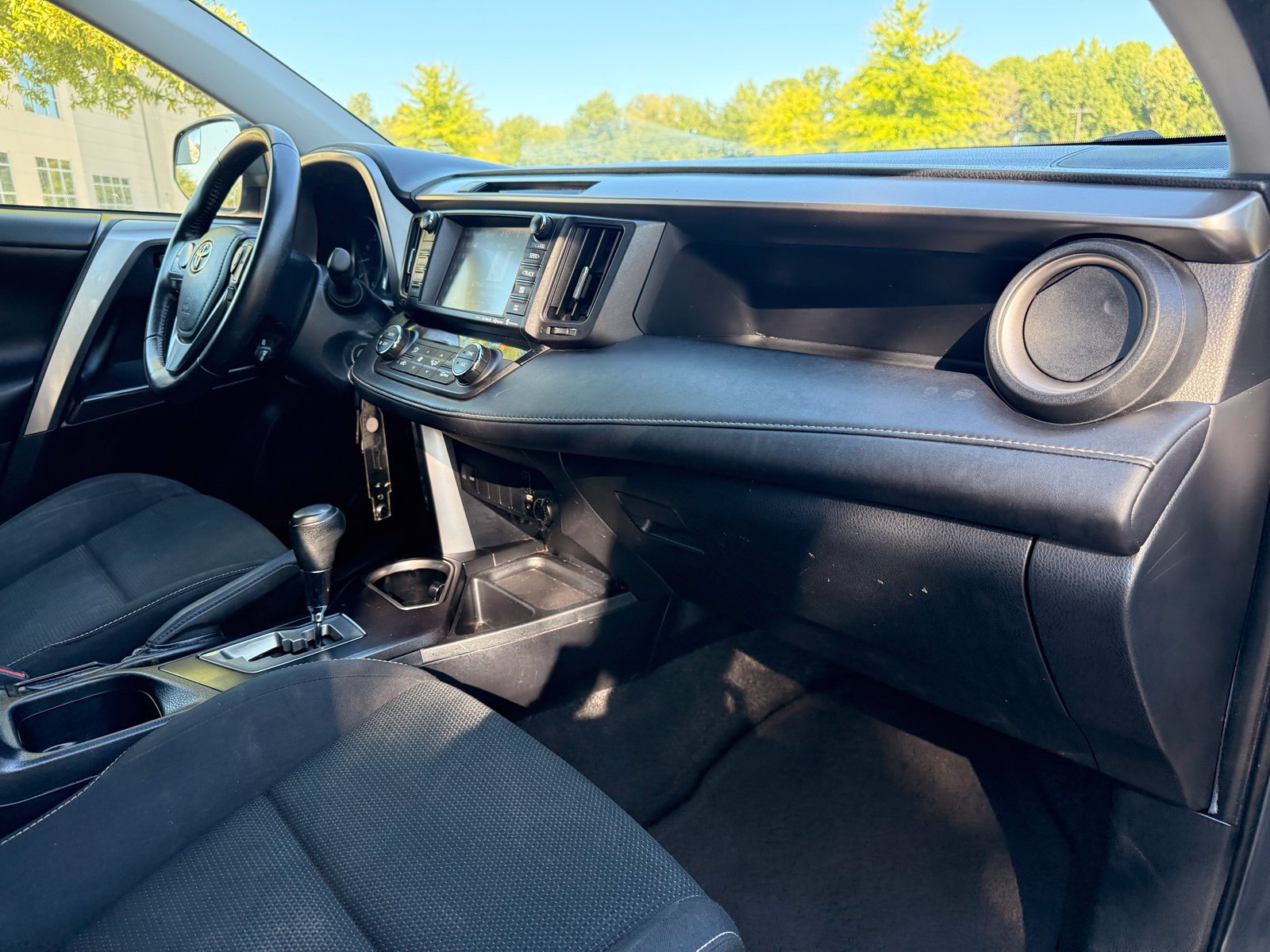 Used 2017 Toyota RAV4 XLE FWD image 24