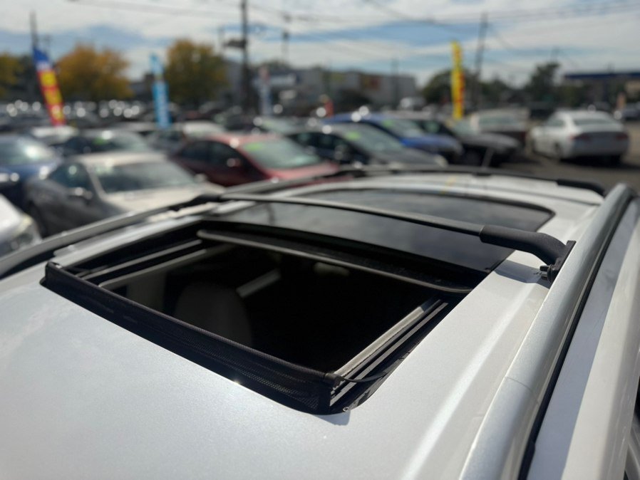 Used 2014 Ford Escape Titanium w/ Equipment Group 401A AWD/4WD image 9