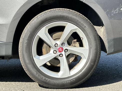 Used 2019 Jaguar F-PACE Premium image 13