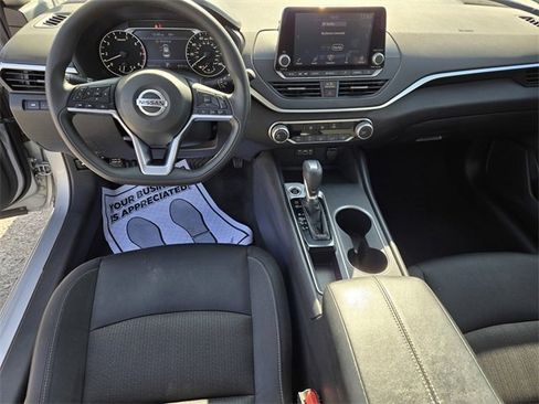 Used 2022 Nissan Altima 2.5 SV image 25