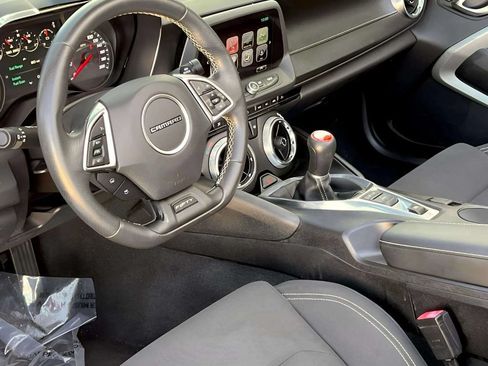 Used 2017 Chevrolet Camaro SS RWD image 8