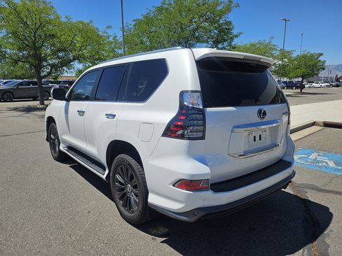 Used 2023 Lexus GX 460 Luxury w/ Sport Design Package AWD/4WD image 8