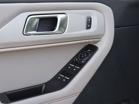 New 2026 Ford Explorer Active w/ Active Comfort Package image 23