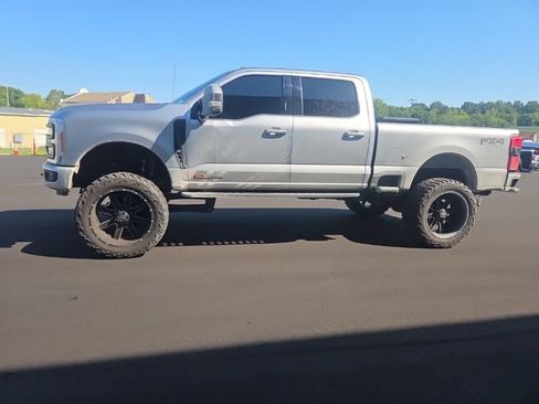 Used 2023 Ford F250 Lariat w/ Tremor Off-Road Package AWD/4WD image 8