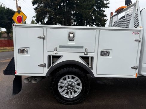 Used 2017 Ford F350 XLT w/ XLT Value Package AWD/4WD image 12