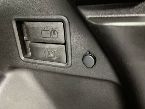 Used 2020 Chevrolet Equinox LT image 28