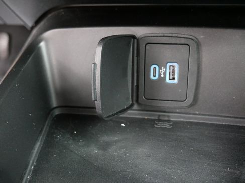 Used 2023 Ford Bronco Wildtrak AWD/4WD image 32