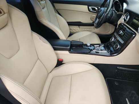 Certified 2016 Mercedes-Benz SLK 300 image 13