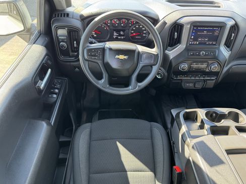 Used 2025 Chevrolet Silverado 1500 Custom image 14