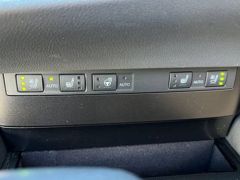 Used 2025 Lexus ES 300h w/ Premium Package FWD image 29