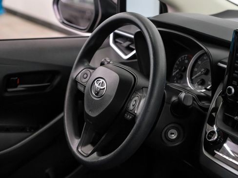 Used 2022 Toyota Corolla LE image 14