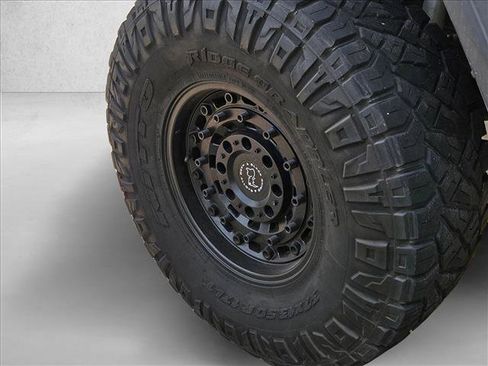 Used 2020 Jeep Gladiator Sport w/ Quick Order Package 24S image 11