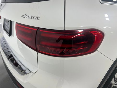 Used 2025 Mercedes-Benz GLB 250 4MATIC image 14