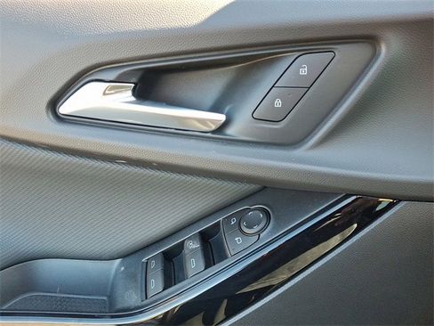 New 2026 Chevrolet Equinox LT w/ Convenience Package II image 9