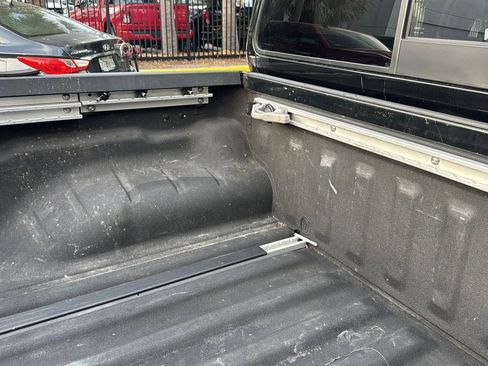 Used 2020 Nissan Frontier PRO-4X w/ Pro-4x Utility Package image 46