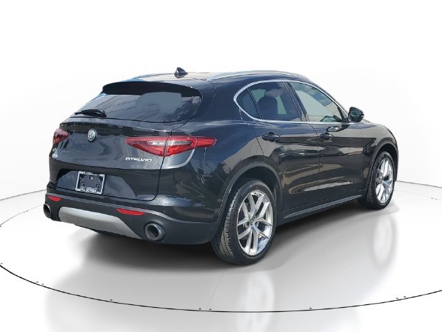 Used 2019 Alfa Romeo Stelvio Ti Lusso w/ Quick Order Package 22X Lusso AWD/4WD image 4