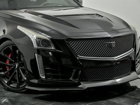 Used 2016 Cadillac CTS V w/ Luxury Package RWD image 2