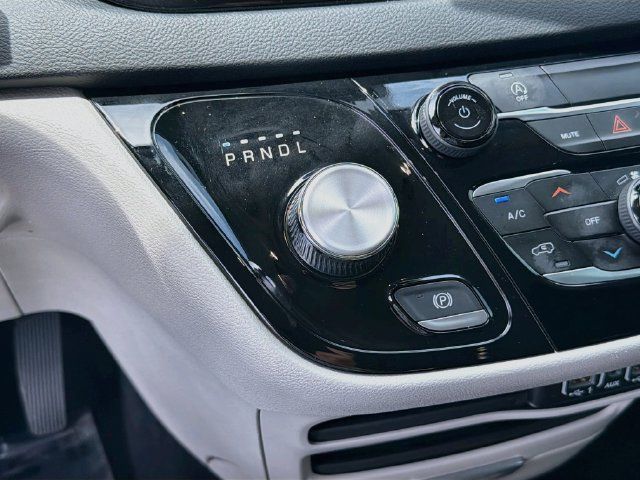Used 2024 Chrysler Voyager LX FWD image 17