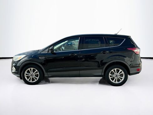 Used 2017 Ford Escape SE image 4