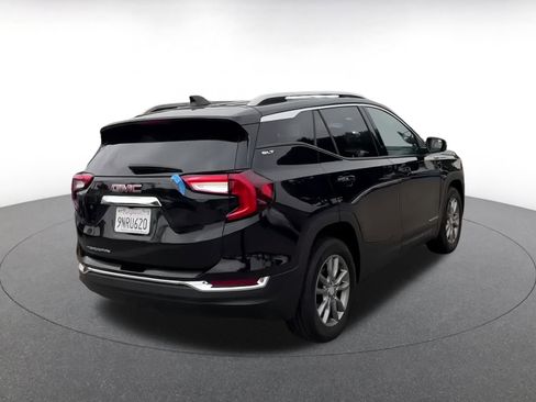 Used 2024 GMC Terrain SLT image 12