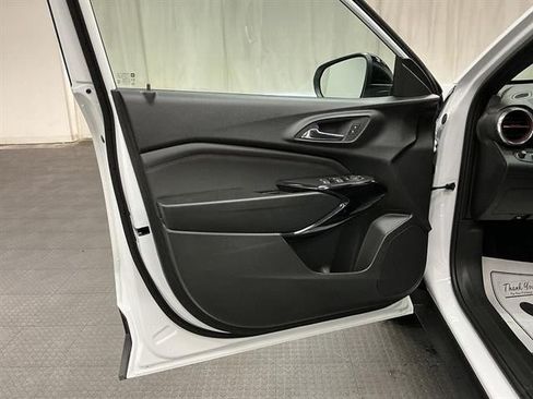 New 2026 Chevrolet Trax RS w/ Sunroof Package FWD image 16
