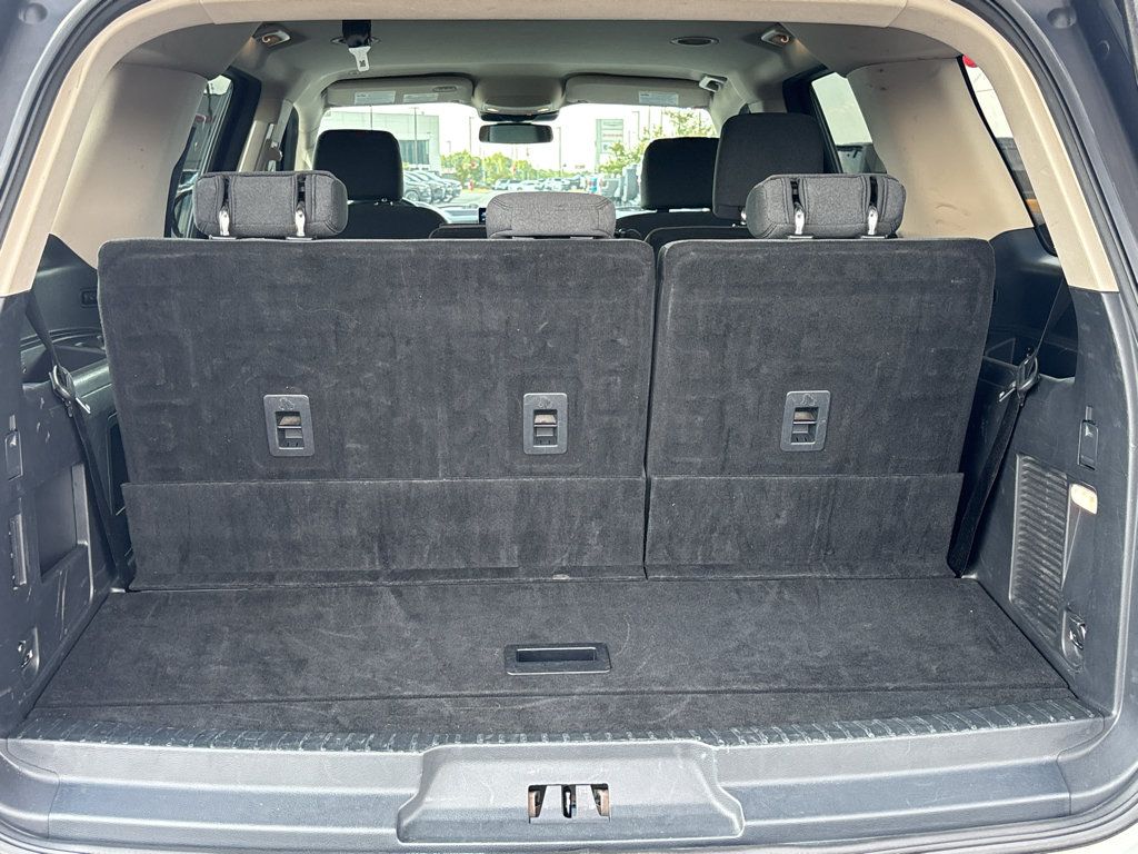 Used 2024 Ford Expedition XLT RWD image 9