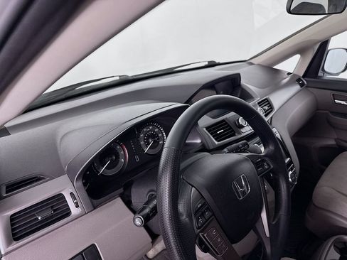 Used 2016 Honda Odyssey SE image 4