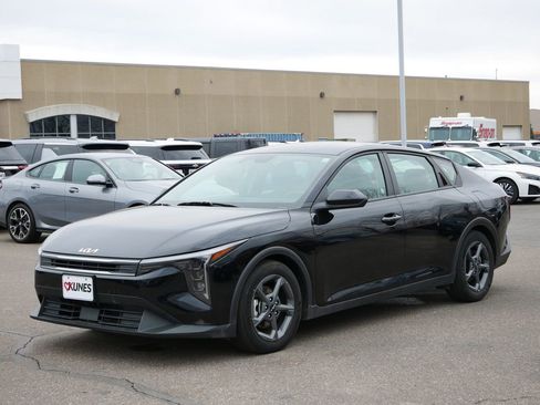 Used 2025 Kia K4 FWD image 4