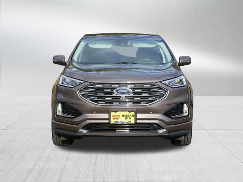 Used 2019 Ford Edge Titanium w/ Equipment Group 301A AWD/4WD image 2