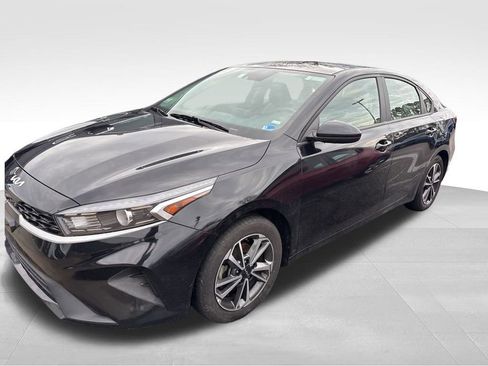 Used 2023 Kia Forte LXS image 11