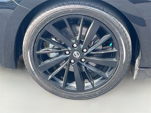 Used 2022 Nissan Maxima SR w/ Sport Mat Group image 33