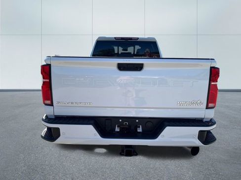 Used 2024 Chevrolet Silverado 2500 High Country w/ Technology Package AWD/4WD image 3