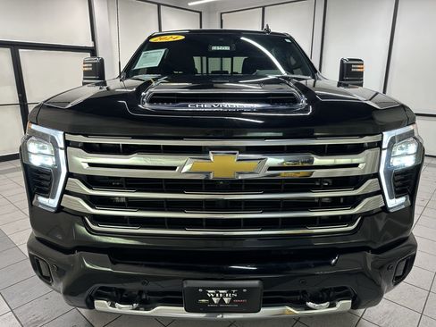 Used 2024 Chevrolet Silverado 2500 High Country AWD/4WD image 14